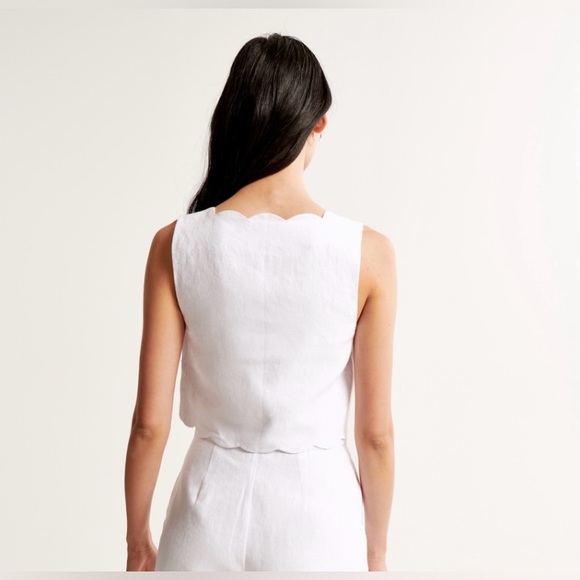 Abercrombie Premium Linen Scallop Hem Top - Picture 2 of 6